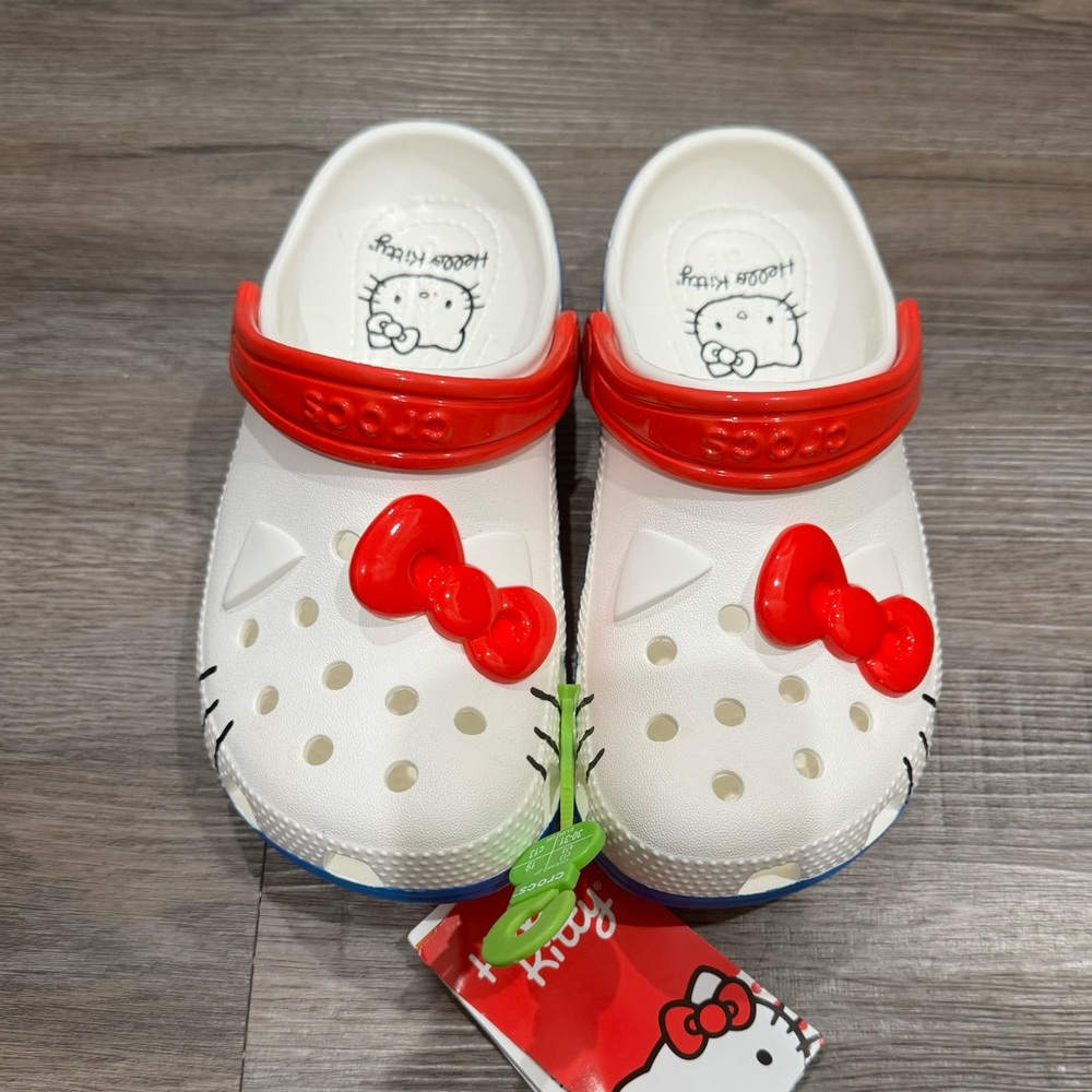 CROCS Hello Kitty I Am Classic White Clog Mules - Picture 3 of 12
